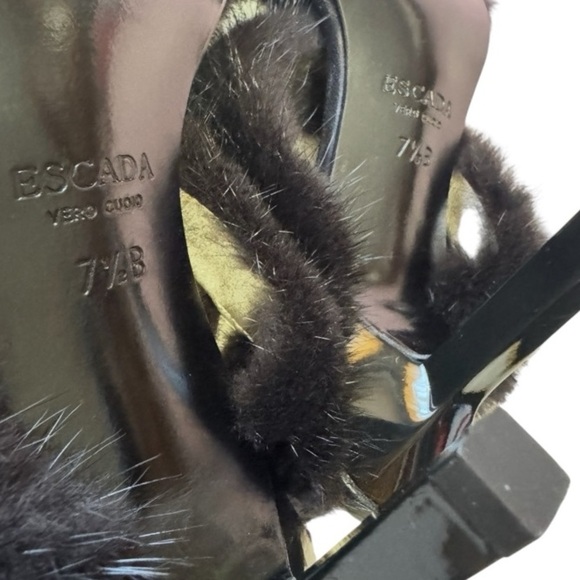 Vintage ESCADA fur kitten heel sandals +  matching baguette suede purse size 7.5 - Picture 14 of 16
